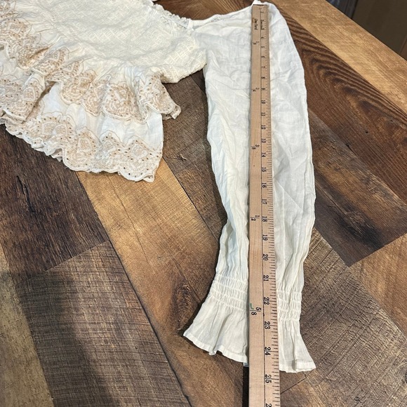 American Eagle Outfitters‎ Cream Smocked Tiered Eyelet Peplum Blouse Size medium - Picture 7 of 9